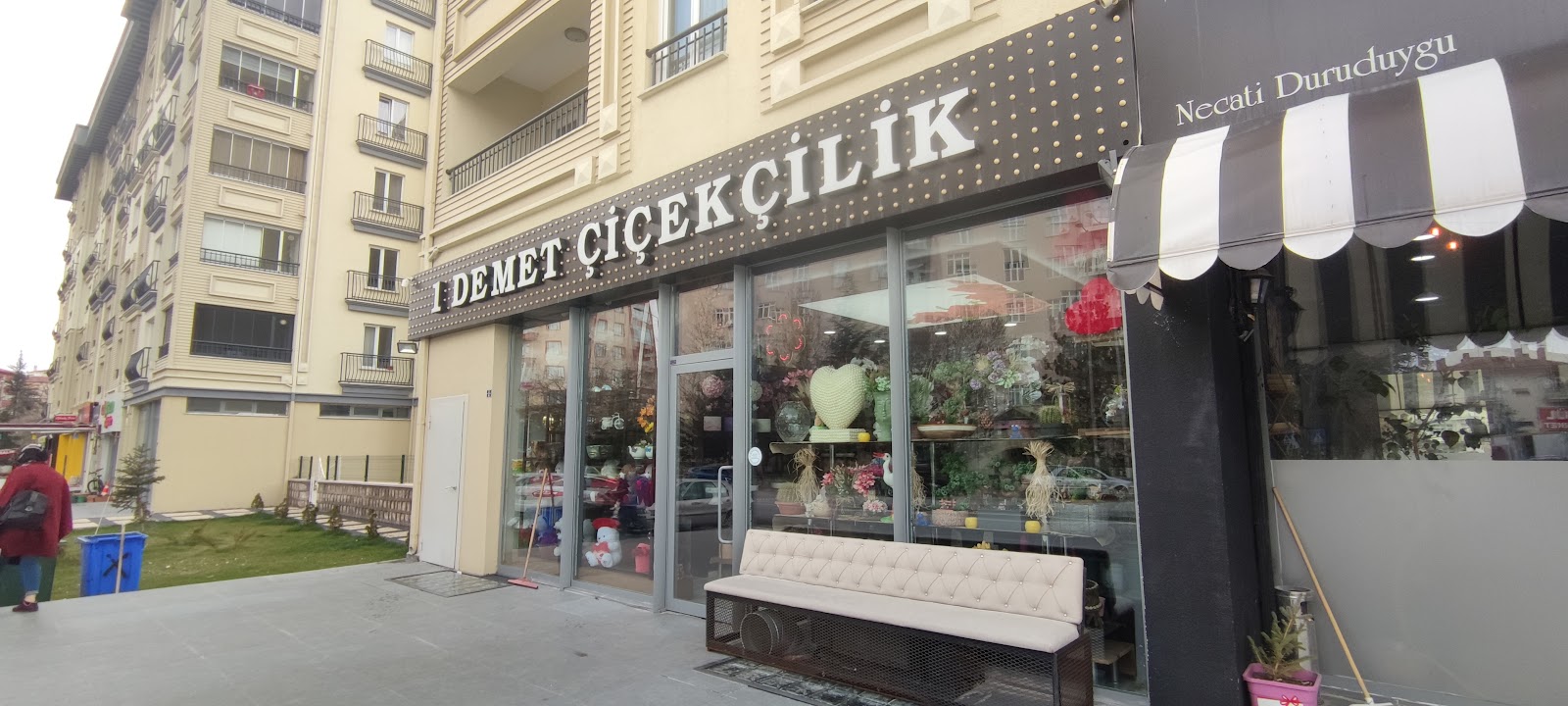1 Demet Çiçekçilik