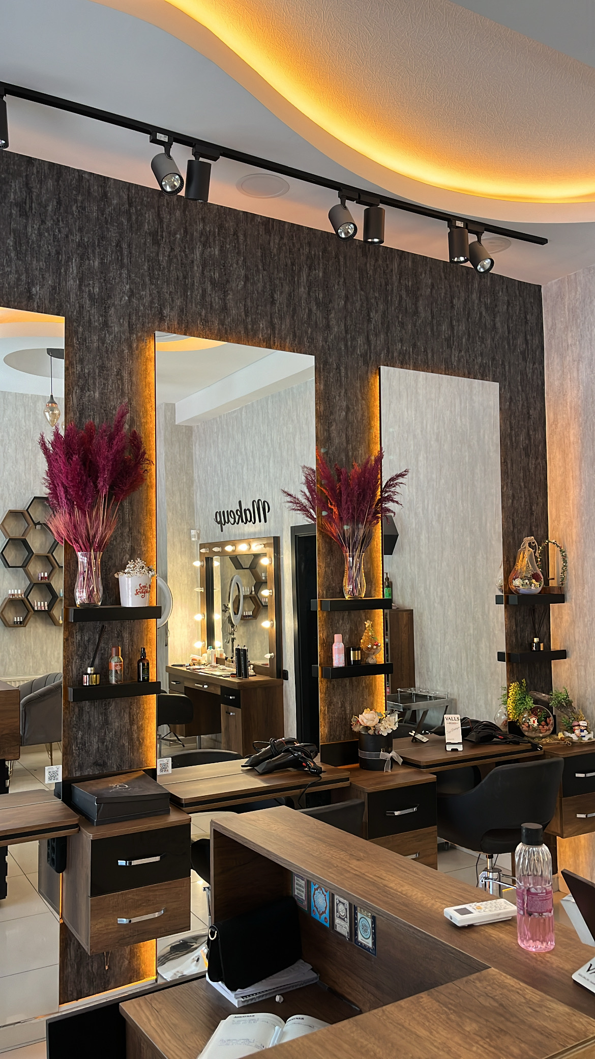 Juan Hair makeup studio