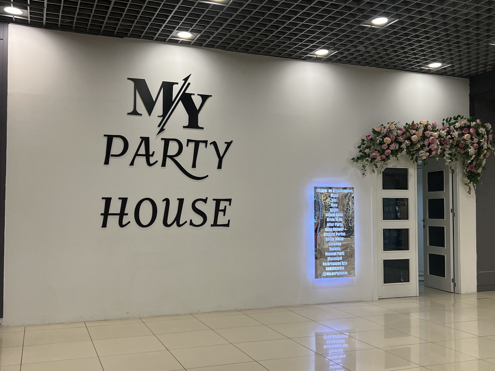 MY PARTY HOUSE