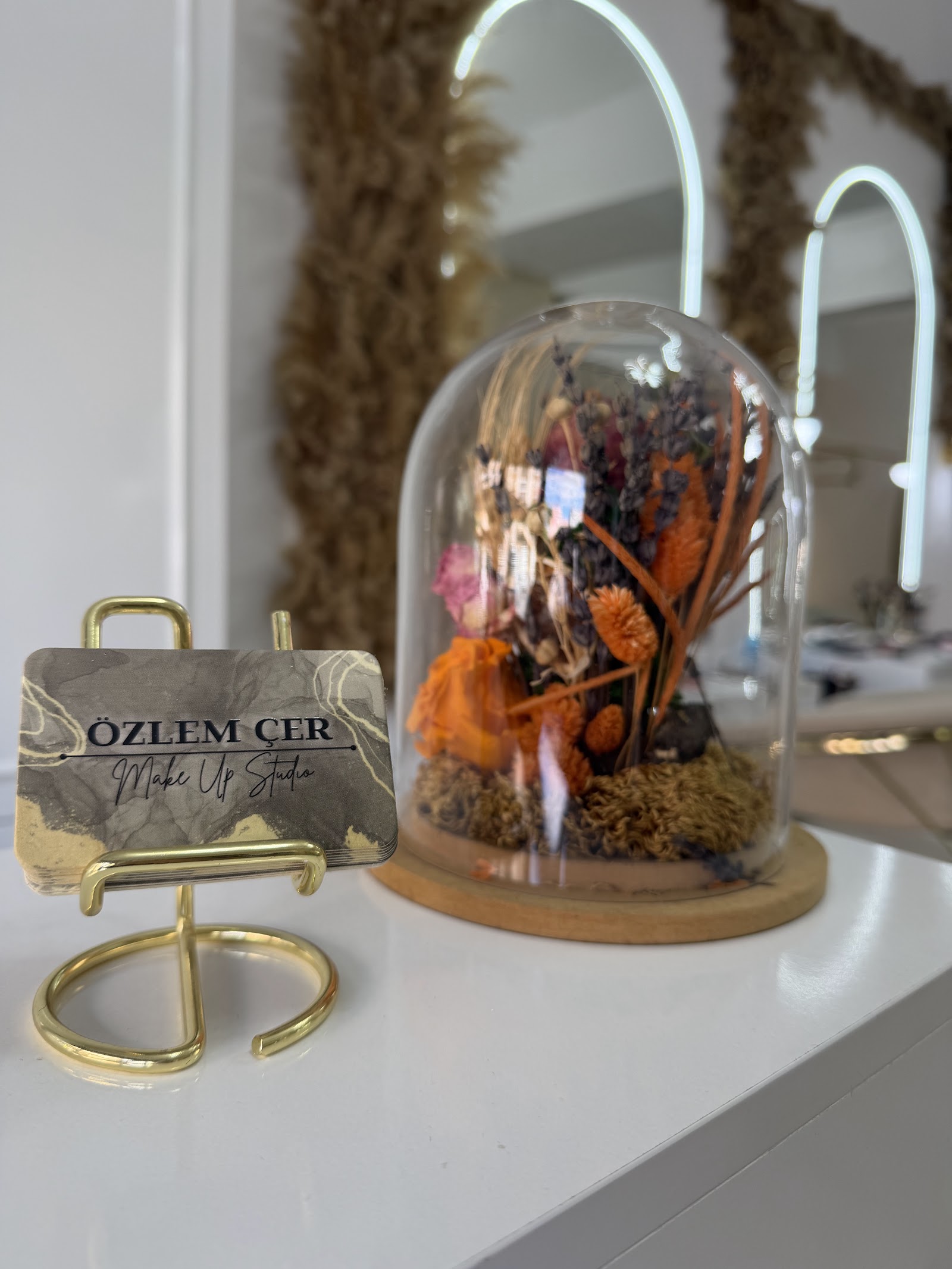 Özlem Çer Make Up Studio